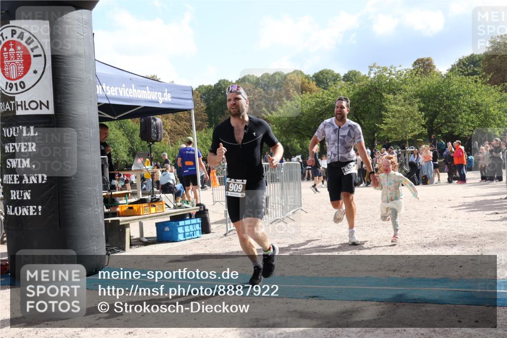 14.09.2025 - Stadtparktriathlon Strokosch-Dieckow http://msf.ph/oto/8887922 14.09.2025 11:54:05 Ziel 831, 909 meine-sportfotos.de