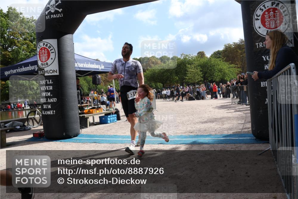 14.09.2025 - Stadtparktriathlon Strokosch-Dieckow http://msf.ph/oto/8887926 14.09.2025 11:54:07 Ziel 831, 909 meine-sportfotos.de