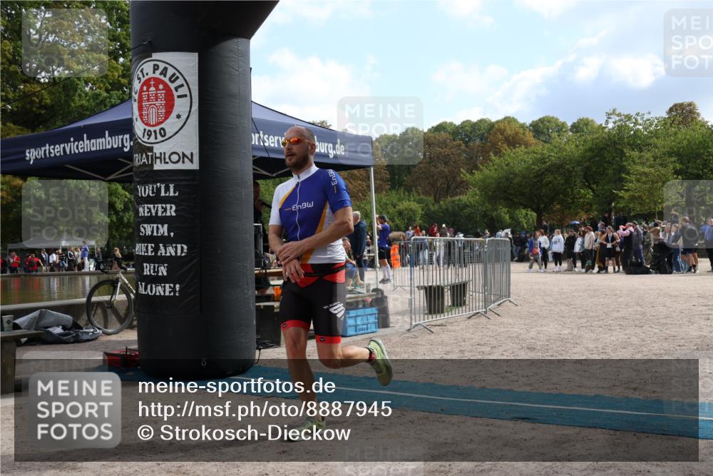 14.09.2025 - Stadtparktriathlon Strokosch-Dieckow http://msf.ph/oto/8887945 14.09.2025 11:54:45 Ziel 820, 842 meine-sportfotos.de
