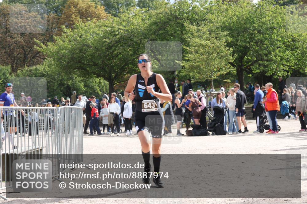 14.09.2025 - Stadtparktriathlon Strokosch-Dieckow http://msf.ph/oto/8887974 14.09.2025 11:55:52 Ziel 643, 797 meine-sportfotos.de