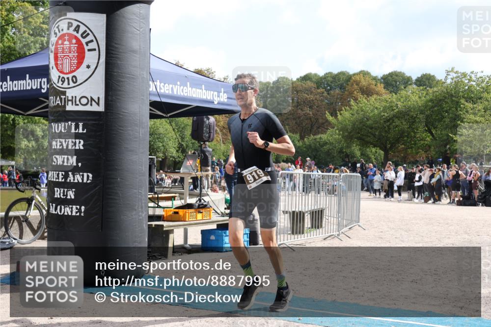 14.09.2025 - Stadtparktriathlon Strokosch-Dieckow http://msf.ph/oto/8887995 14.09.2025 11:57:09 Ziel 919 meine-sportfotos.de