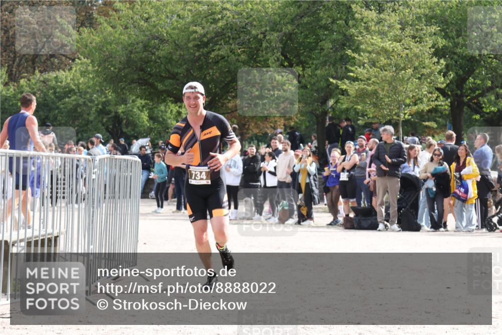 14.09.2025 - Stadtparktriathlon Strokosch-Dieckow http://msf.ph/oto/8888022 14.09.2025 11:58:30 Ziel 734 meine-sportfotos.de