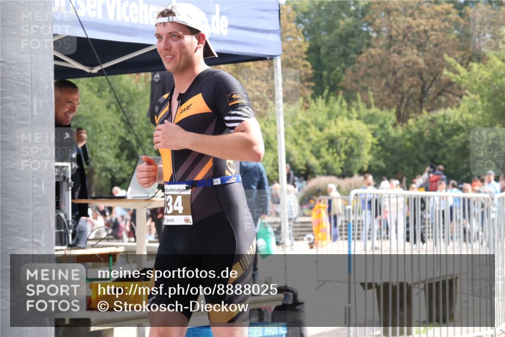 14.09.2025 - Stadtparktriathlon Strokosch-Dieckow http://msf.ph/oto/8888025 14.09.2025 11:58:32 Ziel 734 meine-sportfotos.de