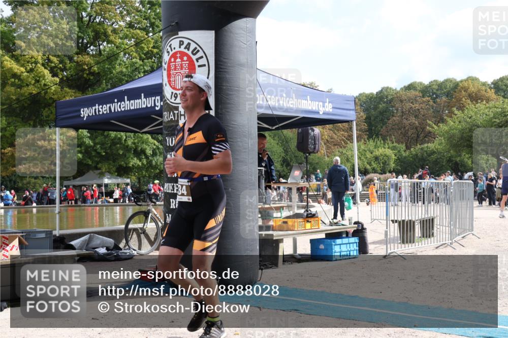 14.09.2025 - Stadtparktriathlon Strokosch-Dieckow http://msf.ph/oto/8888028 14.09.2025 11:58:32 Ziel 734 meine-sportfotos.de