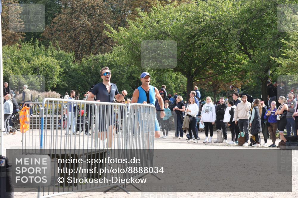 14.09.2025 - Stadtparktriathlon Strokosch-Dieckow http://msf.ph/oto/8888034 14.09.2025 11:58:43 Ziel 848, 867, 872 meine-sportfotos.de