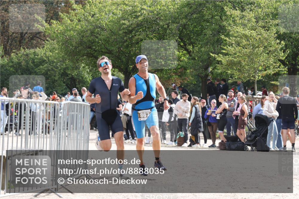 14.09.2025 - Stadtparktriathlon Strokosch-Dieckow http://msf.ph/oto/8888035 14.09.2025 11:58:44 Ziel 848, 867, 872 meine-sportfotos.de