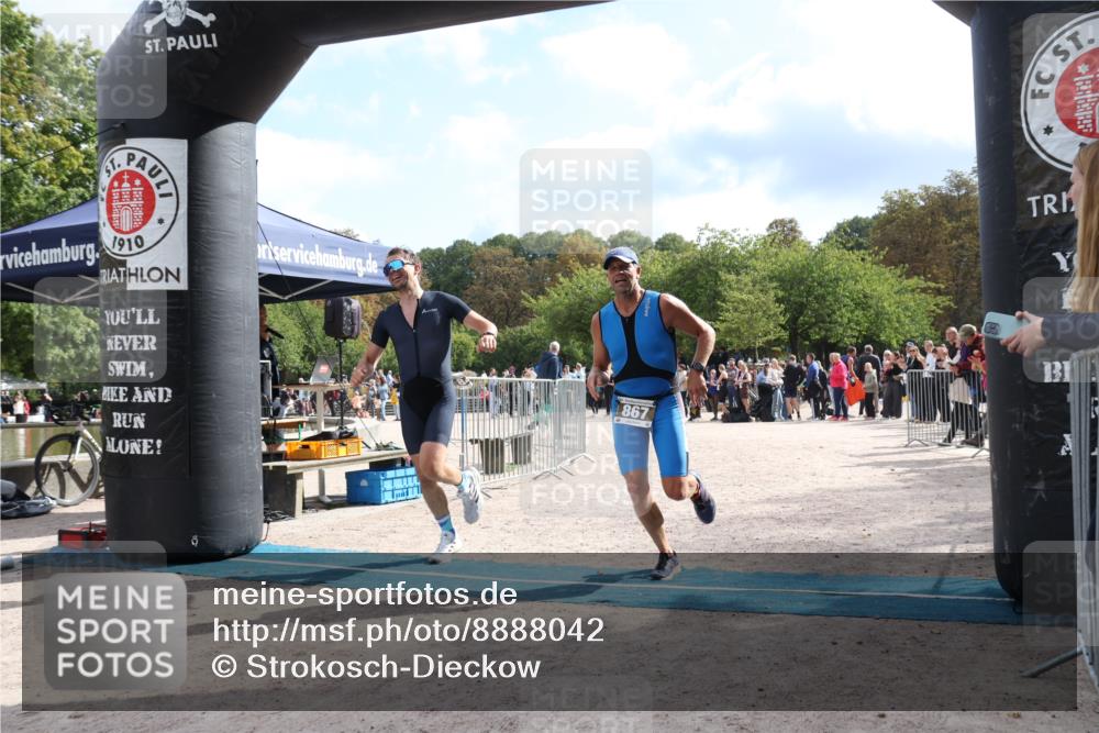 14.09.2025 - Stadtparktriathlon Strokosch-Dieckow http://msf.ph/oto/8888042 14.09.2025 11:58:46 Ziel 848, 867, 872 meine-sportfotos.de