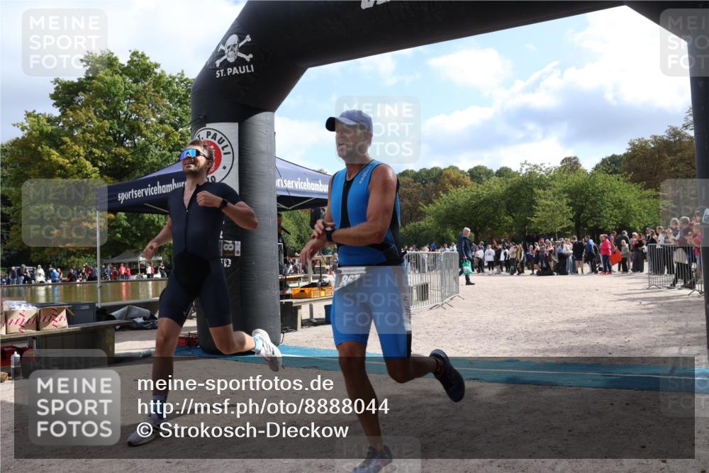 14.09.2025 - Stadtparktriathlon Strokosch-Dieckow http://msf.ph/oto/8888044 14.09.2025 11:58:46 Ziel 848, 867, 872 meine-sportfotos.de