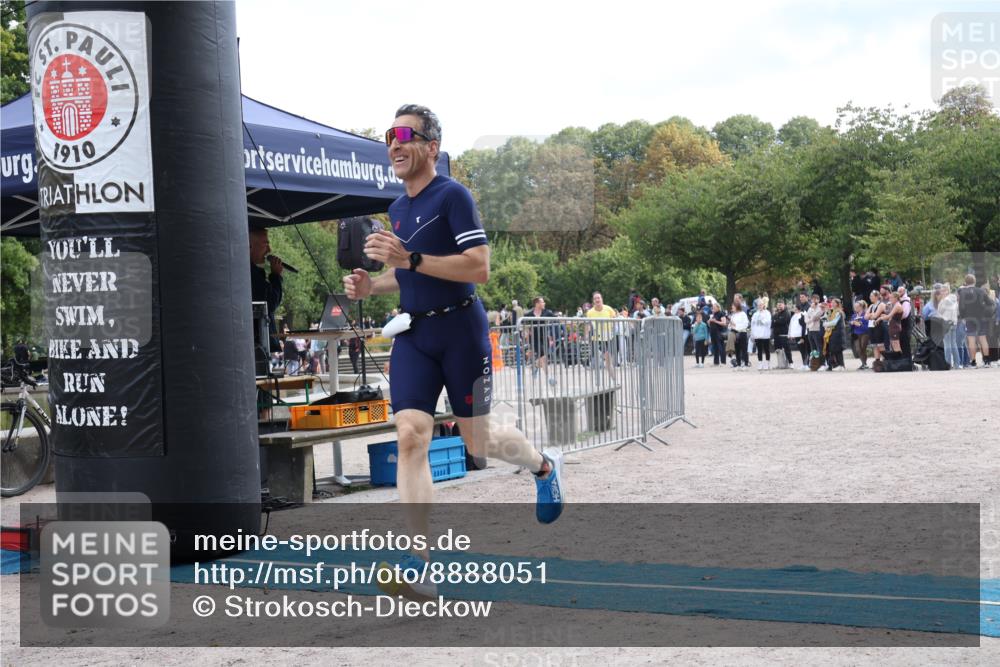 14.09.2025 - Stadtparktriathlon Strokosch-Dieckow http://msf.ph/oto/8888051 14.09.2025 11:59:13 Ziel 841, 889, 905 meine-sportfotos.de