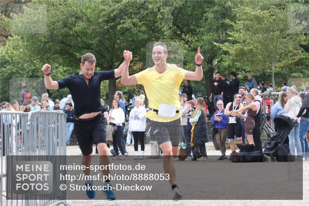 14.09.2025 - Stadtparktriathlon Strokosch-Dieckow http://msf.ph/oto/8888053 14.09.2025 11:59:16 Ziel 841, 889, 905 meine-sportfotos.de