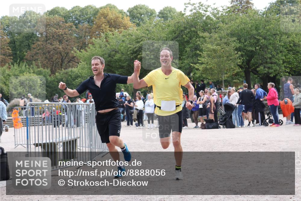 14.09.2025 - Stadtparktriathlon Strokosch-Dieckow http://msf.ph/oto/8888056 14.09.2025 11:59:17 Ziel 841, 889, 905 meine-sportfotos.de