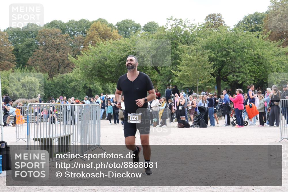 14.09.2025 - Stadtparktriathlon Strokosch-Dieckow http://msf.ph/oto/8888081 14.09.2025 11:59:55 Ziel 821 meine-sportfotos.de