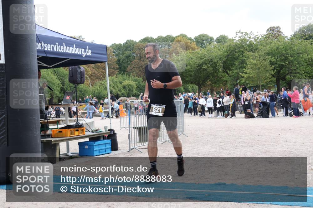 14.09.2025 - Stadtparktriathlon Strokosch-Dieckow http://msf.ph/oto/8888083 14.09.2025 11:59:56 Ziel 821 meine-sportfotos.de