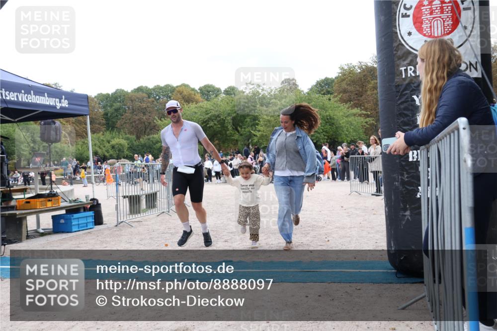 14.09.2025 - Stadtparktriathlon Strokosch-Dieckow http://msf.ph/oto/8888097 14.09.2025 12:00:05 Ziel 835, 838 meine-sportfotos.de