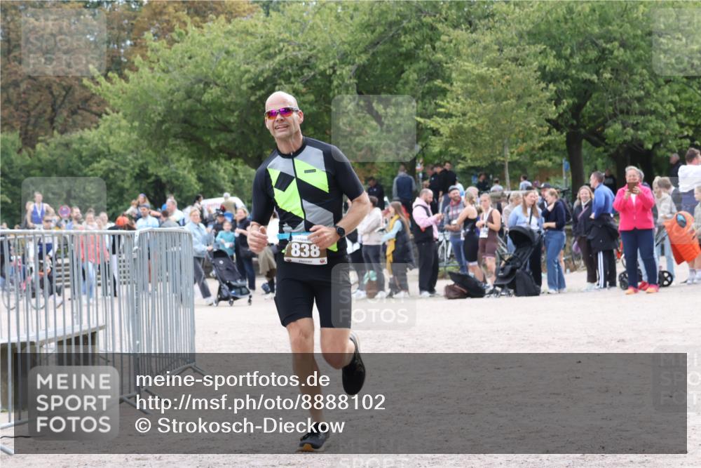 14.09.2025 - Stadtparktriathlon Strokosch-Dieckow http://msf.ph/oto/8888102 14.09.2025 12:00:10 Ziel 835, 838 meine-sportfotos.de