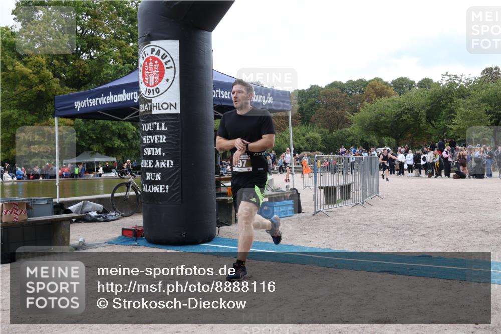 14.09.2025 - Stadtparktriathlon Strokosch-Dieckow http://msf.ph/oto/8888116 14.09.2025 12:00:21 Ziel 897 meine-sportfotos.de