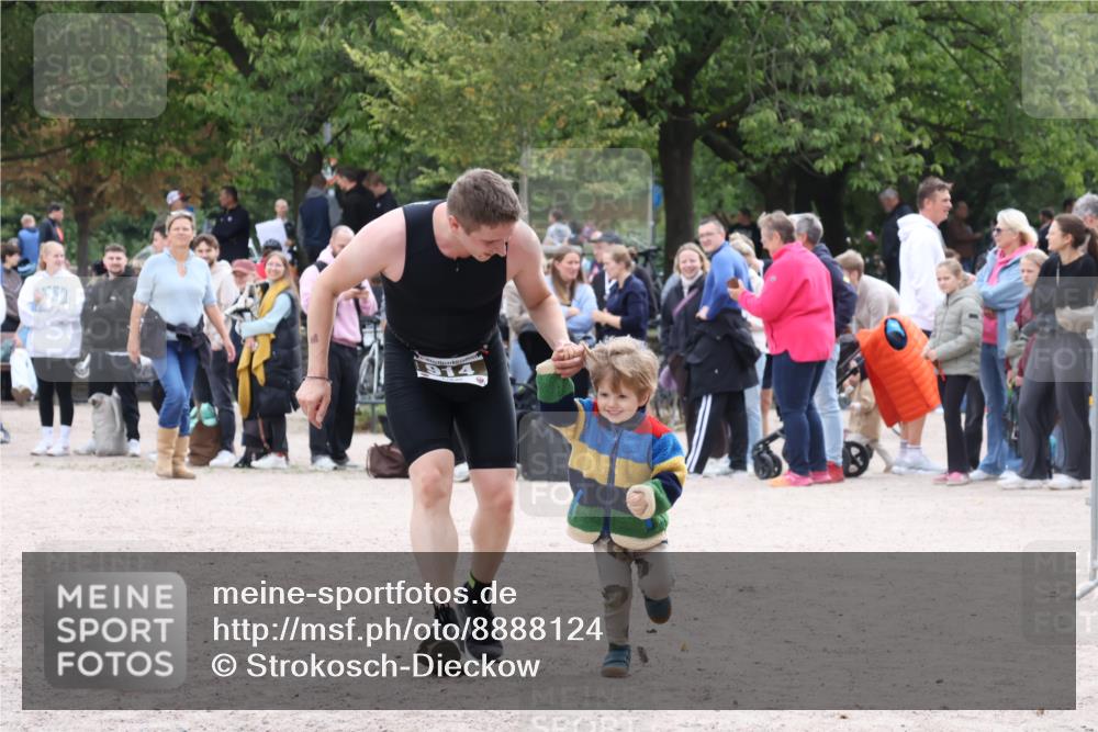 14.09.2025 - Stadtparktriathlon Strokosch-Dieckow http://msf.ph/oto/8888124 14.09.2025 12:00:29 Ziel 724, 846, 914 meine-sportfotos.de
