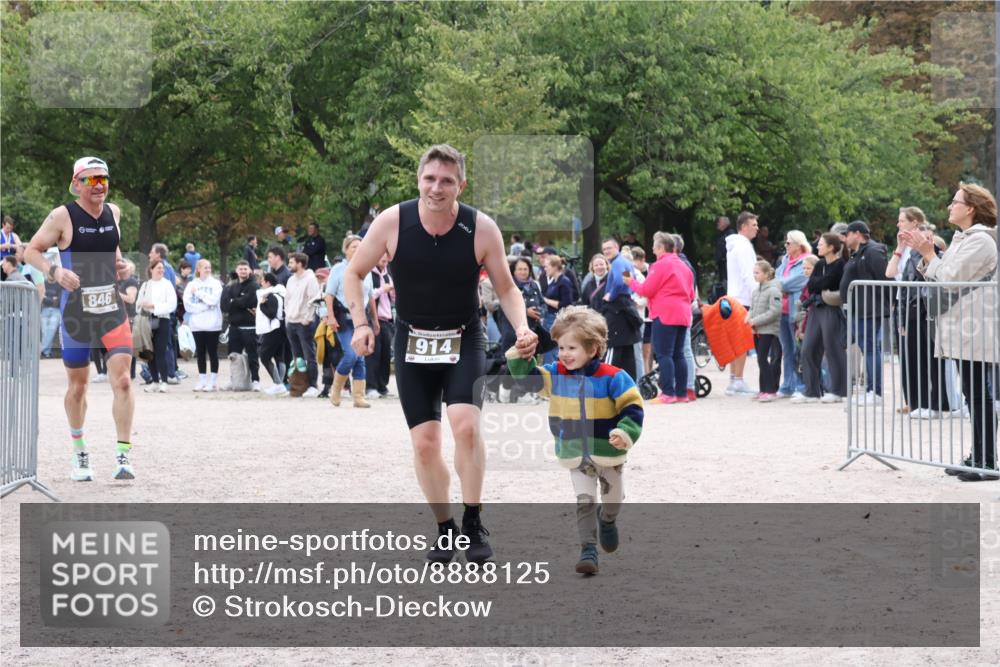 14.09.2025 - Stadtparktriathlon Strokosch-Dieckow http://msf.ph/oto/8888125 14.09.2025 12:00:30 Ziel 724, 846, 914 meine-sportfotos.de