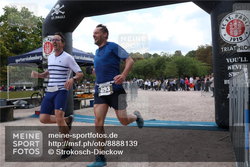 14.09.2025 - Stadtparktriathlon Strokosch-Dieckow http://msf.ph/oto/8888139 14.09.2025 12:00:59 Ziel 836, 893 meine-sportfotos.de