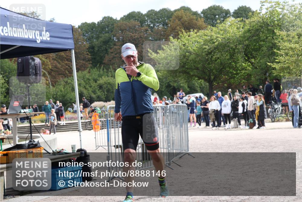 14.09.2025 - Stadtparktriathlon Strokosch-Dieckow http://msf.ph/oto/8888146 14.09.2025 12:01:17 Ziel 796, 858, 874 meine-sportfotos.de