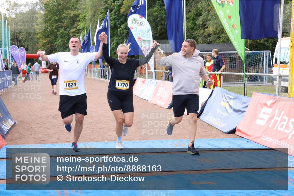 14.09.2025 - Airport Race Strokosch-Dieckow http://msf.ph/oto/8888163 14.09.2025 12:58:12 Ziel 165, 1824, 2131 meine-sportfotos.de