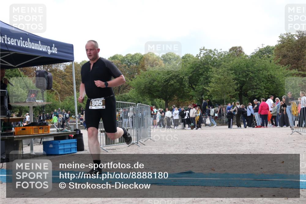 14.09.2025 - Stadtparktriathlon Strokosch-Dieckow http://msf.ph/oto/8888180 14.09.2025 12:02:13 Ziel 805 meine-sportfotos.de