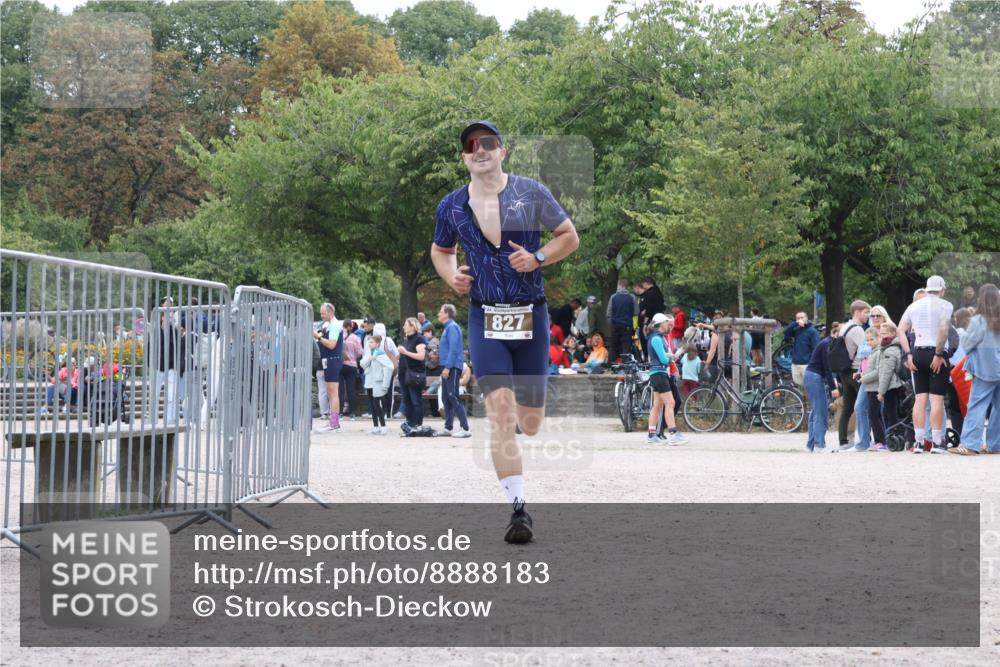 14.09.2025 - Stadtparktriathlon Strokosch-Dieckow http://msf.ph/oto/8888183 14.09.2025 12:02:55 Ziel 827 meine-sportfotos.de