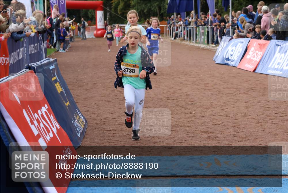 14.09.2025 - Airport Race Strokosch-Dieckow http://msf.ph/oto/8888190 14.09.2025 10:31:32 Ziel 3243, 3494, 3738 meine-sportfotos.de