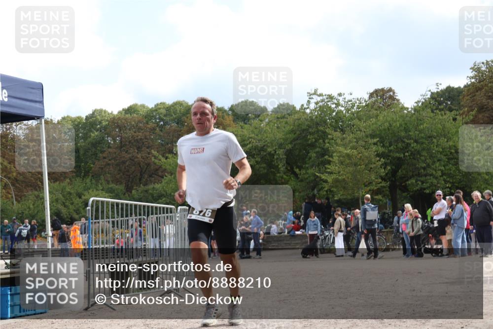 14.09.2025 - Stadtparktriathlon Strokosch-Dieckow http://msf.ph/oto/8888210 14.09.2025 12:04:11 Ziel 876, 917 meine-sportfotos.de