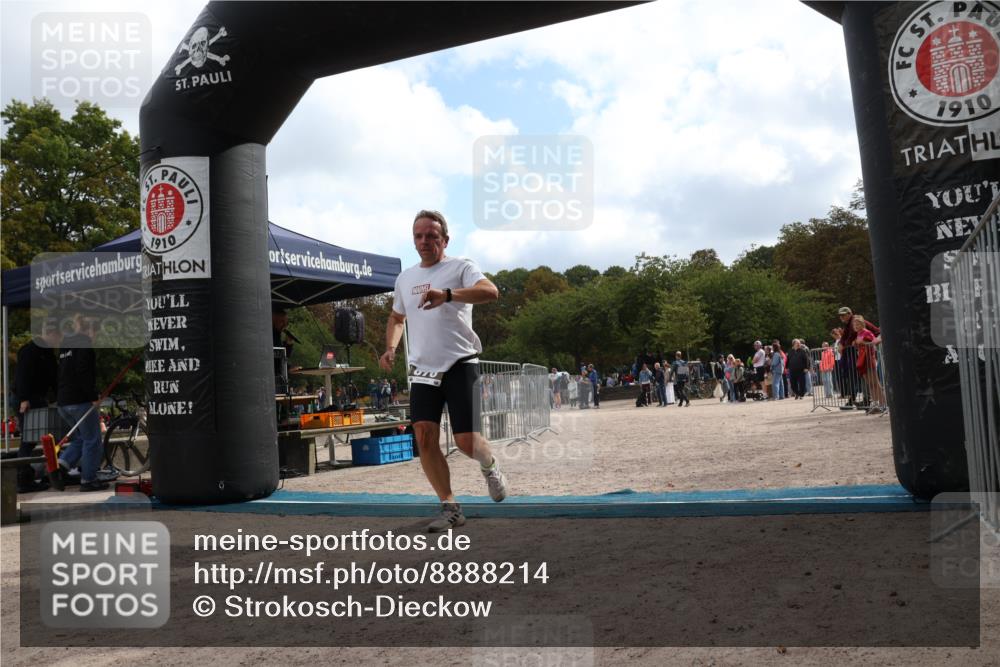 14.09.2025 - Stadtparktriathlon Strokosch-Dieckow http://msf.ph/oto/8888214 14.09.2025 12:04:12 Ziel 876, 917 meine-sportfotos.de