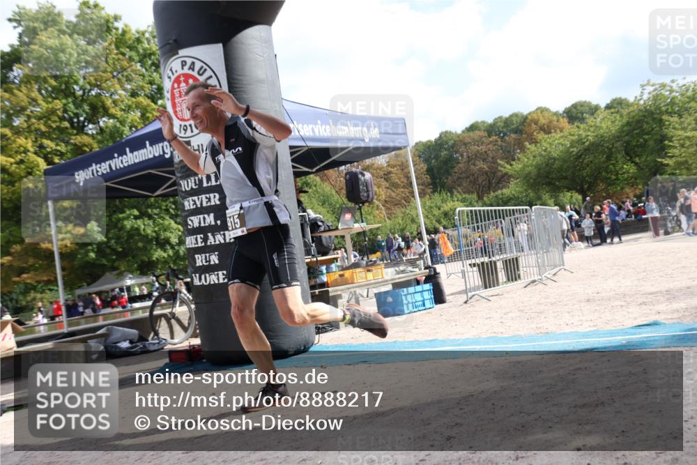 14.09.2025 - Stadtparktriathlon Strokosch-Dieckow http://msf.ph/oto/8888217 14.09.2025 12:05:33 Ziel 915 meine-sportfotos.de