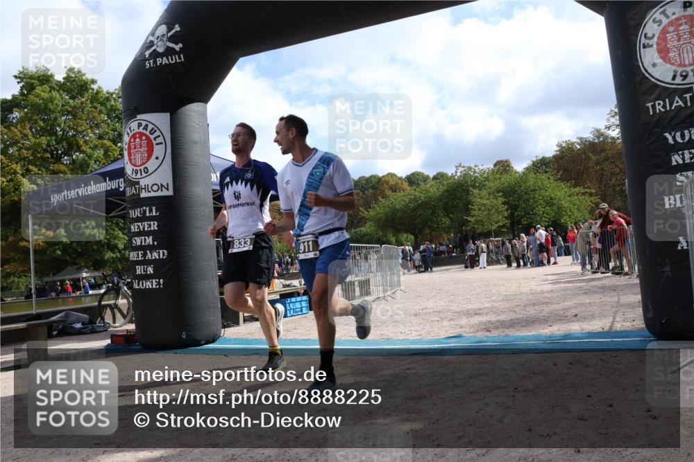 14.09.2025 - Stadtparktriathlon Strokosch-Dieckow http://msf.ph/oto/8888225 14.09.2025 12:05:52 Ziel 833, 911 meine-sportfotos.de