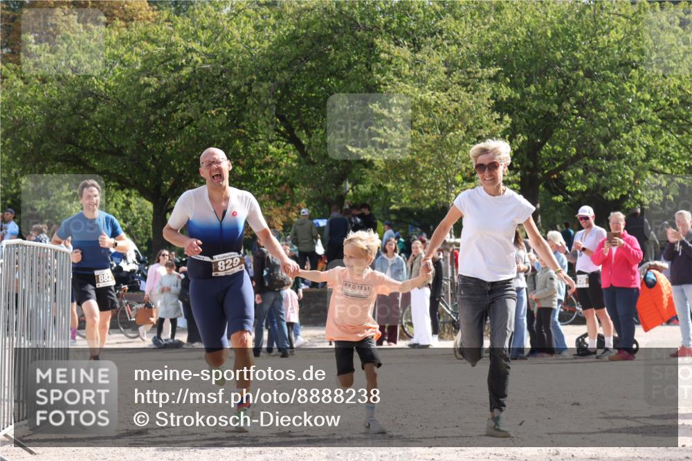 14.09.2025 - Stadtparktriathlon Strokosch-Dieckow http://msf.ph/oto/8888238 14.09.2025 12:07:34 Ziel 829, 882 meine-sportfotos.de