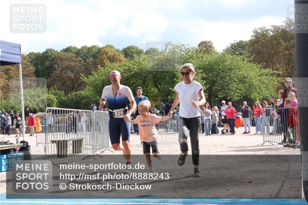 14.09.2025 - Stadtparktriathlon Strokosch-Dieckow http://msf.ph/oto/8888243 14.09.2025 12:07:35 Ziel 829, 882 meine-sportfotos.de