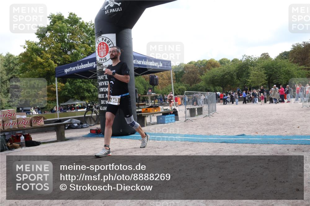 14.09.2025 - Stadtparktriathlon Strokosch-Dieckow http://msf.ph/oto/8888269 14.09.2025 12:08:35 Ziel 843, 870 meine-sportfotos.de