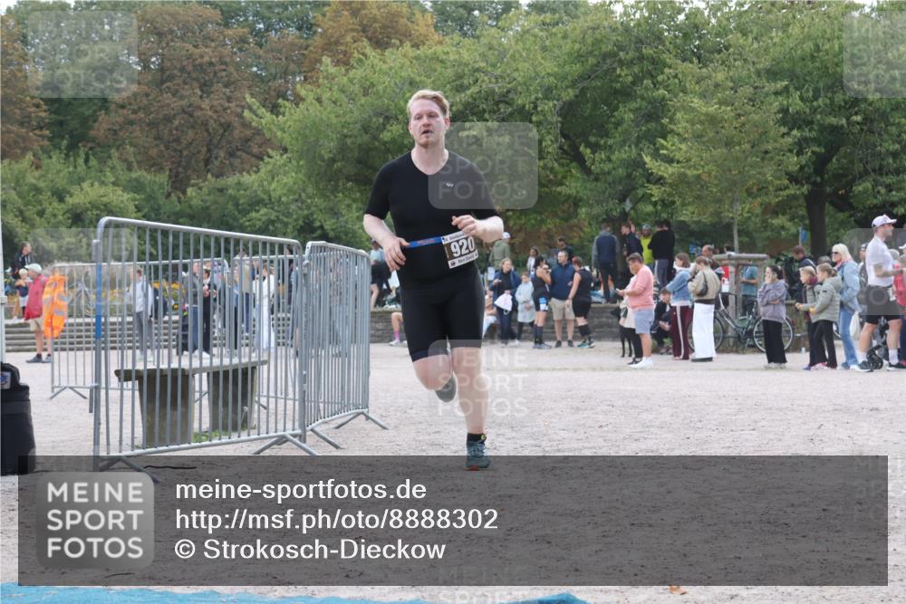 14.09.2025 - Stadtparktriathlon Strokosch-Dieckow http://msf.ph/oto/8888302 14.09.2025 12:10:28 Ziel 920 meine-sportfotos.de