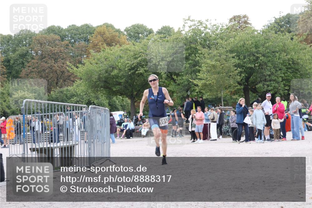 14.09.2025 - Stadtparktriathlon Strokosch-Dieckow http://msf.ph/oto/8888317 14.09.2025 12:10:50 Ziel 1012 meine-sportfotos.de