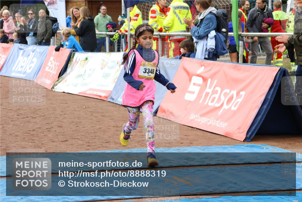 14.09.2025 - Airport Race Strokosch-Dieckow http://msf.ph/oto/8888319 14.09.2025 10:31:50 Ziel 3348, 3353 meine-sportfotos.de
