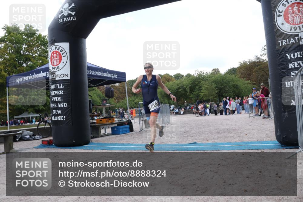 14.09.2025 - Stadtparktriathlon Strokosch-Dieckow http://msf.ph/oto/8888324 14.09.2025 12:10:52 Ziel 1012 meine-sportfotos.de