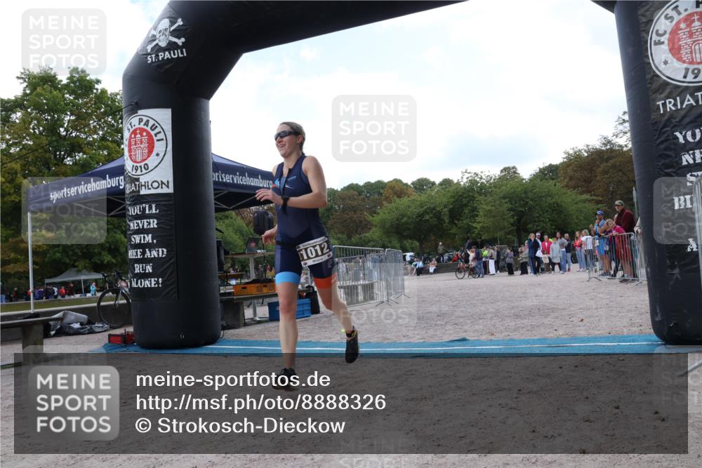 14.09.2025 - Stadtparktriathlon Strokosch-Dieckow http://msf.ph/oto/8888326 14.09.2025 12:10:52 Ziel 1012 meine-sportfotos.de