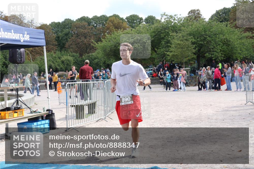 14.09.2025 - Stadtparktriathlon Strokosch-Dieckow http://msf.ph/oto/8888347 14.09.2025 12:13:14 Ziel 890, 902 meine-sportfotos.de