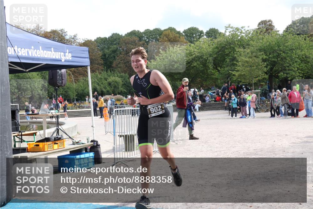 14.09.2025 - Stadtparktriathlon Strokosch-Dieckow http://msf.ph/oto/8888358 14.09.2025 12:13:20 Ziel 890, 902 meine-sportfotos.de