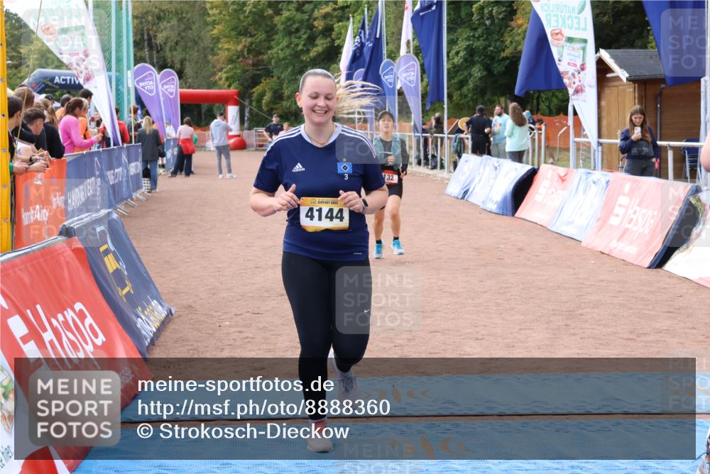 14.09.2025 - Airport Race Strokosch-Dieckow http://msf.ph/oto/8888360 14.09.2025 12:58:53 Ziel 27, 132, 1711, 4144 meine-sportfotos.de