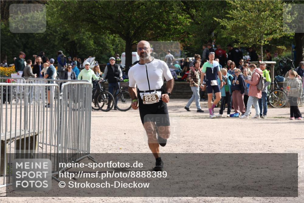 14.09.2025 - Stadtparktriathlon Strokosch-Dieckow http://msf.ph/oto/8888389 14.09.2025 12:14:21 Ziel 828 meine-sportfotos.de