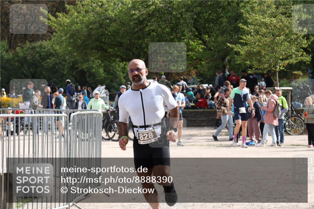 14.09.2025 - Stadtparktriathlon Strokosch-Dieckow http://msf.ph/oto/8888390 14.09.2025 12:14:21 Ziel 828 meine-sportfotos.de