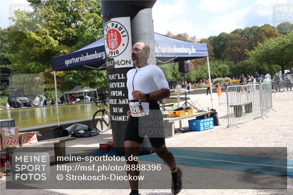 14.09.2025 - Stadtparktriathlon Strokosch-Dieckow http://msf.ph/oto/8888396 14.09.2025 12:14:23 Ziel 828 meine-sportfotos.de