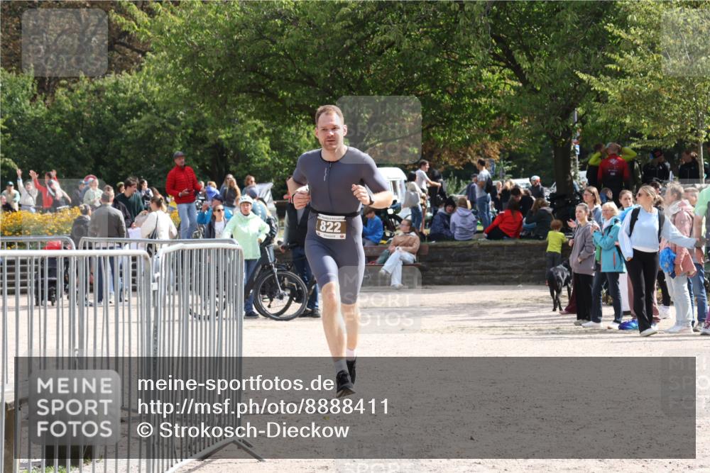 14.09.2025 - Stadtparktriathlon Strokosch-Dieckow http://msf.ph/oto/8888411 14.09.2025 12:16:12 Ziel 822, 987 meine-sportfotos.de