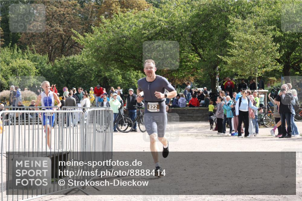 14.09.2025 - Stadtparktriathlon Strokosch-Dieckow http://msf.ph/oto/8888414 14.09.2025 12:16:13 Ziel 822, 987 meine-sportfotos.de