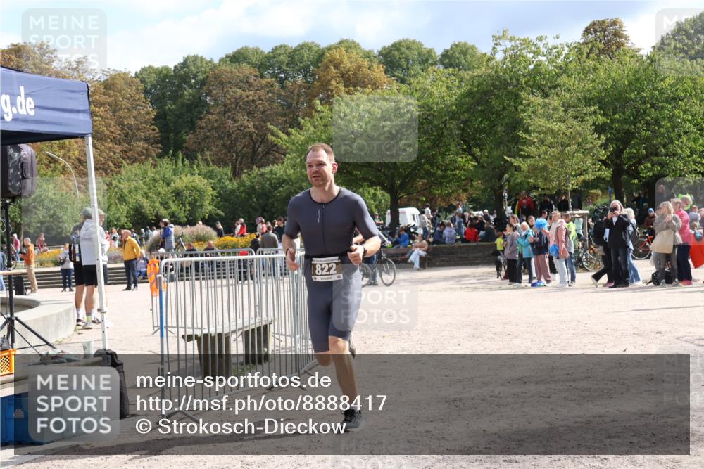 14.09.2025 - Stadtparktriathlon Strokosch-Dieckow http://msf.ph/oto/8888417 14.09.2025 12:16:14 Ziel 822, 987 meine-sportfotos.de