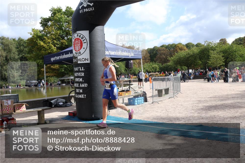 14.09.2025 - Stadtparktriathlon Strokosch-Dieckow http://msf.ph/oto/8888428 14.09.2025 12:16:17 Ziel 822, 987 meine-sportfotos.de